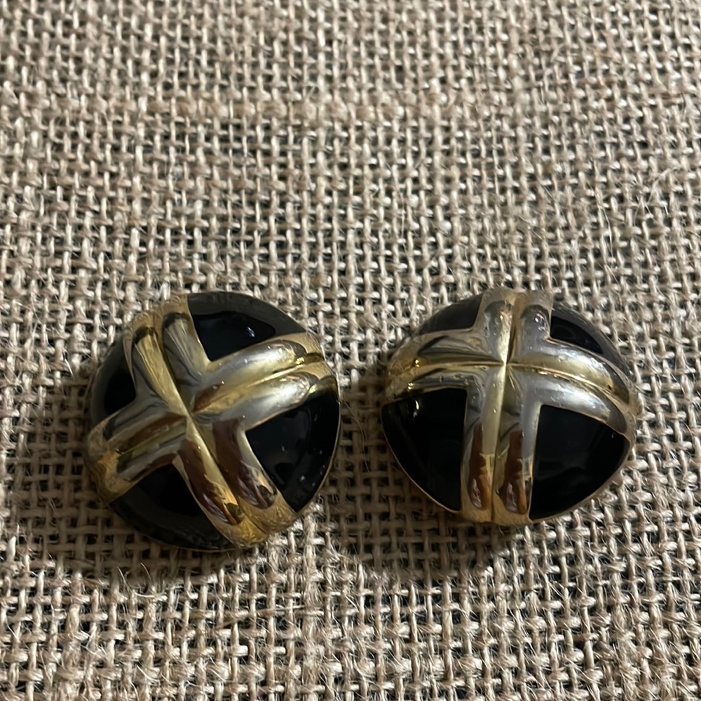 Vintage Carolee clip on earrings